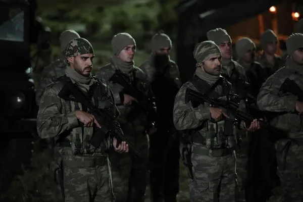 yalniz-kurt-24-bolum-2-fragmani-yayinlandi-avci-kirk-cesit-tuzak-bilirse-kurt-kirk-cesit-yol-bilirmis-derdi-ba-1667330910264.jpg Yalnız Kurt 24. bölüm 2. fragmanı yayınlandı: "Avcı kırk çeşit tuzak bilirse, kurt kırk çeşit yol bilirmiş derdi babam"-5