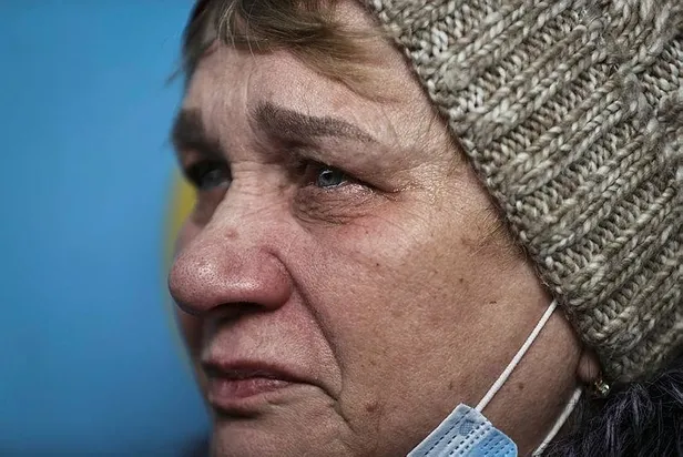 Dakika dakika Rusya-Ukrayna savaşı! Peş peşe yaptırım kararları! Zelenskiy'den 'savaşacağız' çıkışı...-7