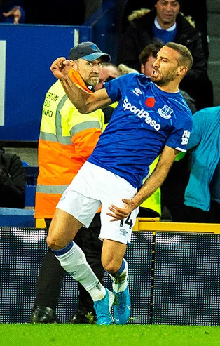 Son dakika: Cenk Tosun Everton'a veda etti!