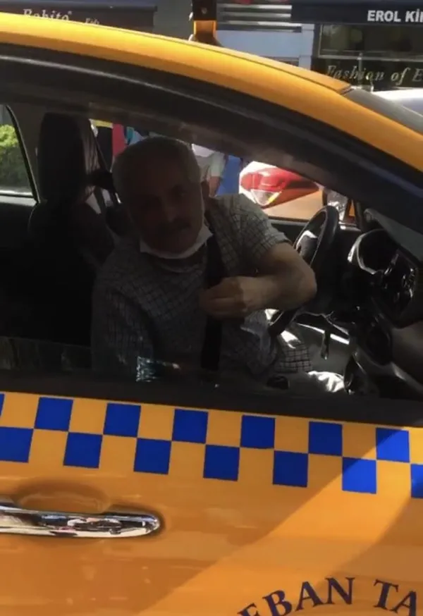 istanbulda-taksici-bu-sefer-sert-kayaya-carpti-aracina-almadigi-yolcu-ukome-calisani-cikinca-yalvardi-1653736845947.jpg