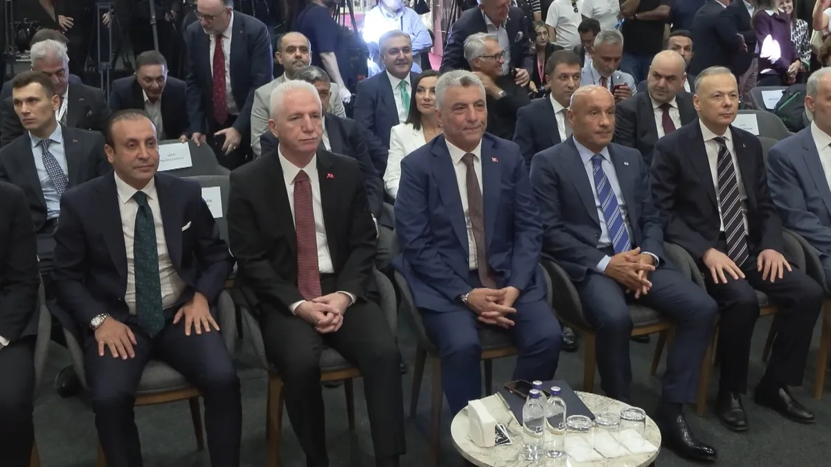 Türkiye ihracatta 400 milyar dolar eşiğini aştı! Bakan Bolat: Milli gelirin 4’te 1’i-5