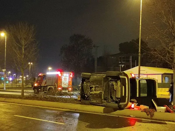 Son dakika: Kartal'da sarhoş sürücü ortalığı birbirine kattı!-2
