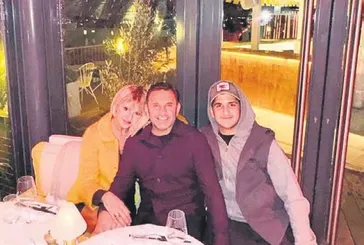 Okan Buruk ile Nihan Akkuş’tan sürpriz Paris tatili!