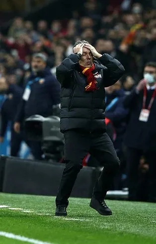 Galatasaray'da Torrent, Arda Turan, Alpaslan ve Morutan’ın biletini kesti!