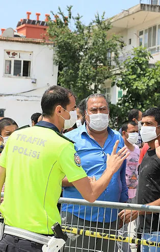 Antalya'da karantina süresi 1 hafta daha uzatılınca bütün mahalle ayaklandı!