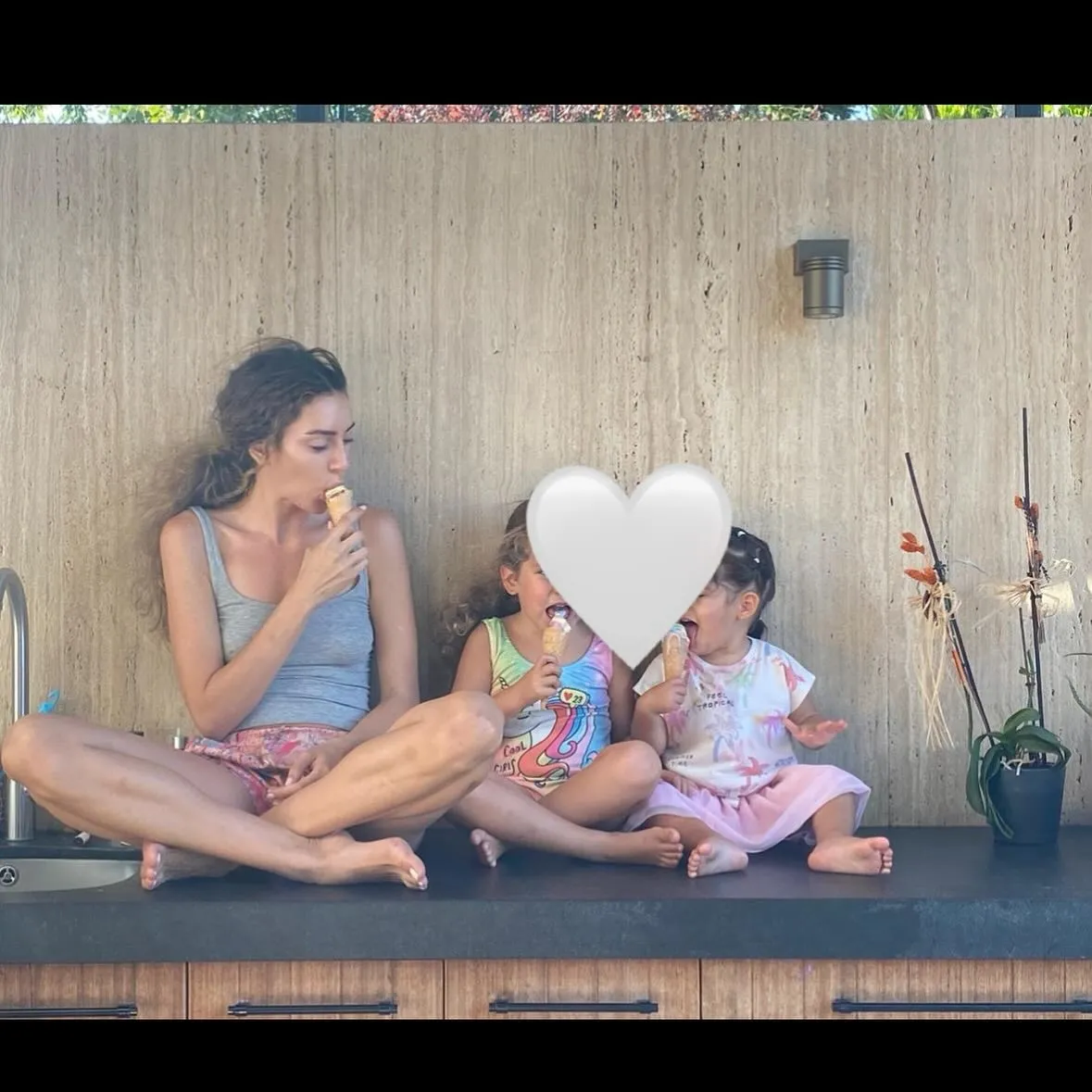 Ekranda A.B.İ evde baba! Sinem Kobal ve Kenan İmirzalıoğlu’nun masalsı aşkı - 5