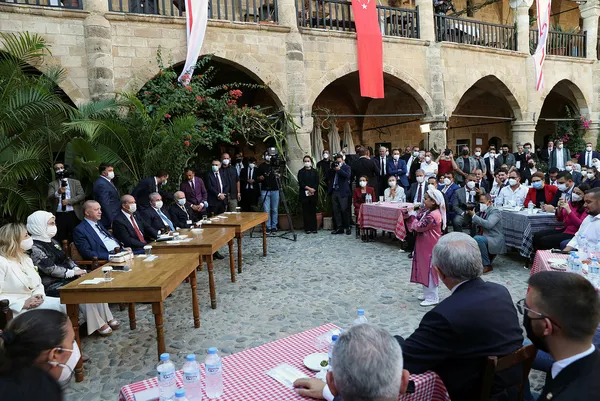 son-dakika-baskan-recep-tayyip-erdogan-kktcde-genclerle-bulustu-1626804732035.jpg Son dakika! Başkan Recep Tayyip Erdoğan KKTC'de gençlerle buluştu-6