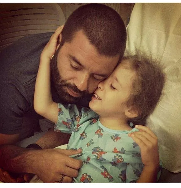 sen-sakrak-evlilik-bitti-1689016491852.jpeg 8 yıllık evlilik 15 dakikada bitti! Ceyda Düvenci ve Bülent Şakrak boşandı-5