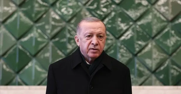 Antalya Diplomasi Forumu için Antalya’da bulunan Başkan Erdoğan, cuma namazını Belek’teki Mecek Camisi’nde kıldı