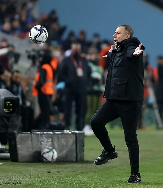 1647160689959.jpg Abdullah Avcı'nın ustalık eseri: Trabzonspor-5