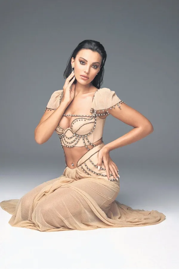 tuvana-turkay-ile-izzet-antebinin-1-yillik-iliskisi-bitti-altindan-ihanet-zinciri-cikti-1683663847507.jpeg Tuvana Türkay ile İzzet Antebi'nin 1 yıllık ilişkisi bitti! Altından 'İhanet zinciri' çıktı-2