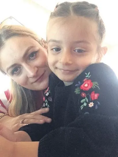 mustafa-denizlinin-kizi-selin-denizli-babasinin-adinin-verildigi-stada-gitti-iceri-girmekte-gucluk-cekince-isy-1647205970573.jpeg Mustafa Denizli’nin kızı Selin Denizli babasının adının verildiği stada gitti! İçeri girmekte güçlük çekince isyan etti-2