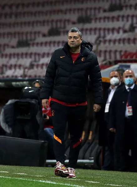 galatasaray-antalyaspor-macini-tribunden-izleyen-fatih-terim-cildirdi-1609614433090.jpg
