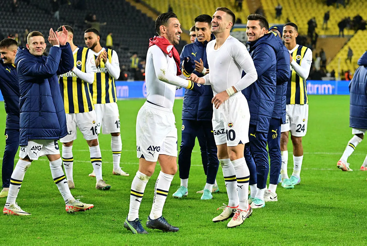 Beşiktaş - Fenerbahçe derbisinde 11'ler belirlendi! Stoperde sürpriz kararlar - 17