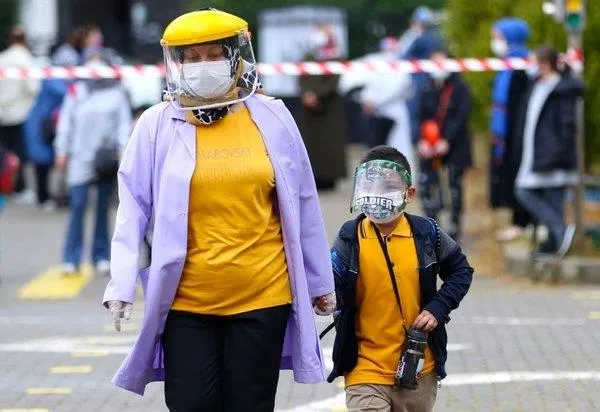 SON DAKİKA: Milli Eğitim ve Sağlık Bakanlığı yüz yüze eğitim şartlarını belirledi! Sınıflarda en fazla 15 öğrenci!-8