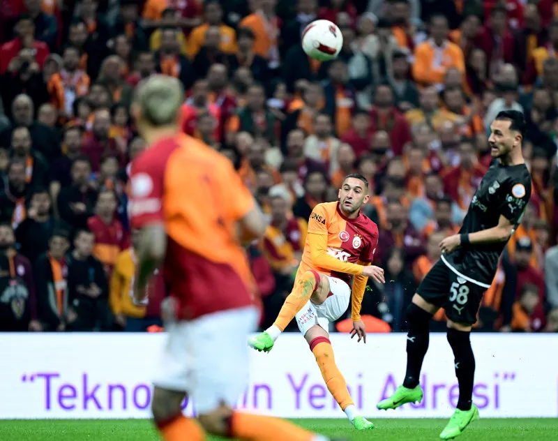 GALATASARAY TRANSFER HABERLERİ | Takım arkadaşı açıkladı! İşte Ziyech ve Zaha'nın yeni adresleri - 14