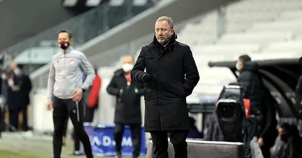 Yönetim derbilerin kralını sezon sonuna bırakmıyor! Sergen Yalçın ile 2 yıl daha-3