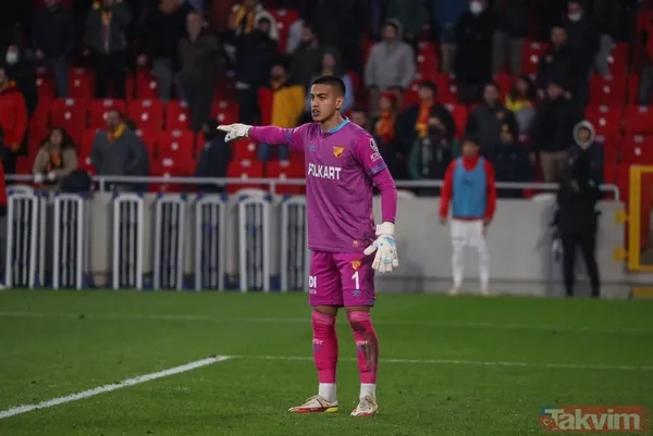 Fenerbahçe'de kaleci adayları ikiye indi! Sirigu ve İrfan Can bombası - 16