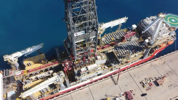 abdulhamid-han-gemisine-ismi-yazildi-gorev-tarihi-bugun-aciklanacak-1657093654317.jpg 'Abdülhamid Han' sefere hazır! İsmi yazıldı, Türk bayrağı çizildi! İlk görev tarihi belli oldu-3