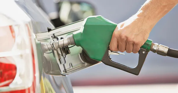 SON DAKİKA: Araç sahiplerine müjdeli haber! Benzine 32 kuruş indirim geliyor