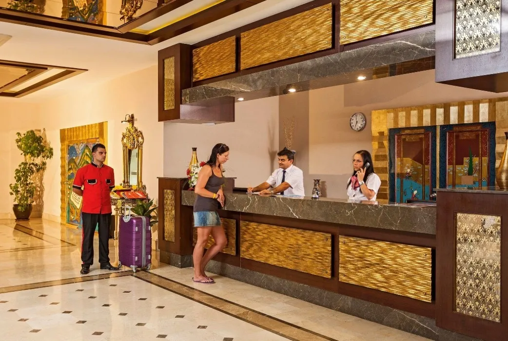 1786513425908.jpeg Booking.com ve Airbnb için Türkiye'de yeni dönem: Yabancı dijital konaklama platformlarına 5 milyon TL'lik izin belgesi şartı geliyor-5