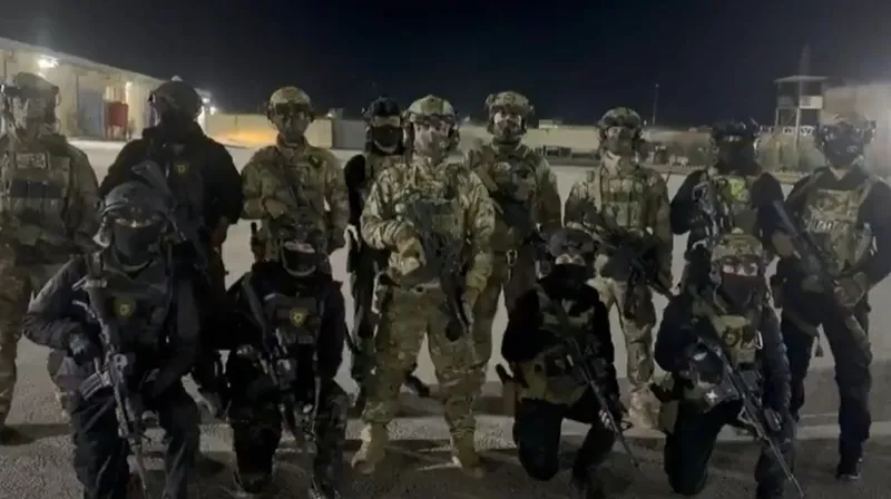 kuzu-postundaki-cakal-terore-dalkavukluk-yapiyor-suriyeye-sokulan-pkklilar-ve-ypg-safindaki-pesmergeler-ankara-1769090871613.jpeg Kuzu postundaki çakal teröre dalkavukluk yapıyor! Suriye'ye sokulan PKK'lılar ve YPG safındaki peşmergeler | Ankara Barzani'yi not etti-3