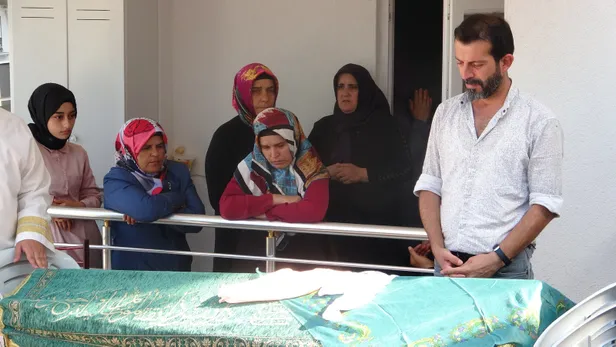 İntihar eden Fatma ve bebeği Aybüke için duygusal paylaşım! Anne ve bebeği aynı tabutta son yolculuğuna uğurlandı-3