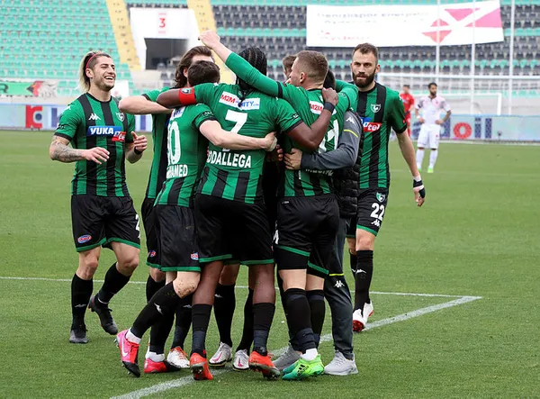yukatel-denizlispor-genclerbirligi-maci-canli-anlatim-izle-1613833436167.jpg Yukatel Denizlispor-Gençlerbirliği | Maç Özeti-2