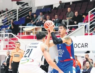 Anadolu Efes deplasmanda güldü