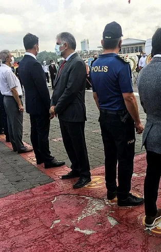 CHP 30 Ağustos Zafer Bayramı töreninde Başkan Erdoğan'ın mesajı okunurken sırtını dönen Ali Narin'i partiden atacak mı?