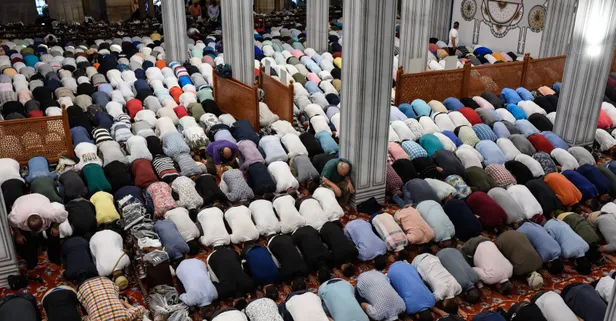 Tesbih namazı nasıl kılınır, kaç rekattır? Arefe gününde kılınan tesbih namazının fazileti nedir? Tesbih namazında hangi sureler okunur?