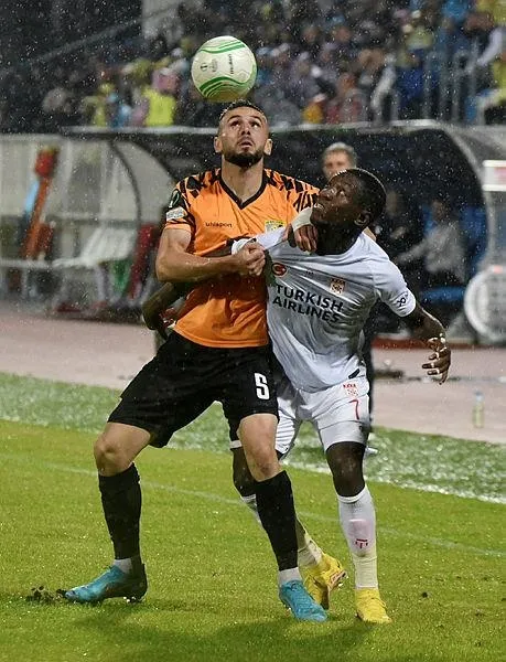temsilcimiz-sivasspor-kosova-temsilcisi-ballkaniyi-deplasmanda-2-1-yendi-1665695314632.jpeg
