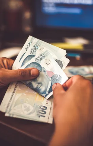 Emeklilik sistemi değişti mi? Şu an işe girenler kaç yaşında, hangi yaşta emekli olur? Milyonları ilgilendiriyor!