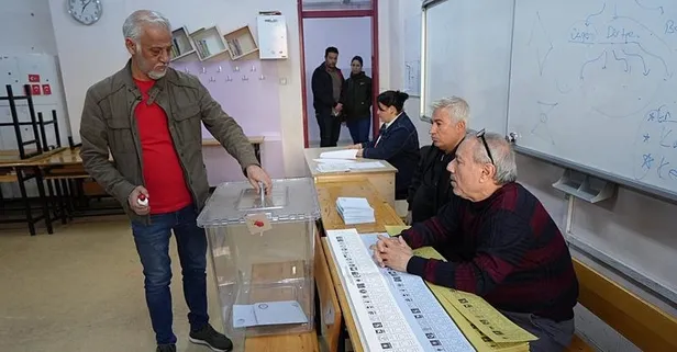 Türkiye yerel yöneticilerini seçiyor! Sandığa mühür vuruldu! İşte renkli görüntüler