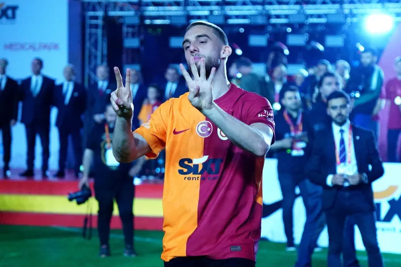 Beşiktaşlılar çok kızacak! Eski yıldız Galatasaray'a gidiyor - 23