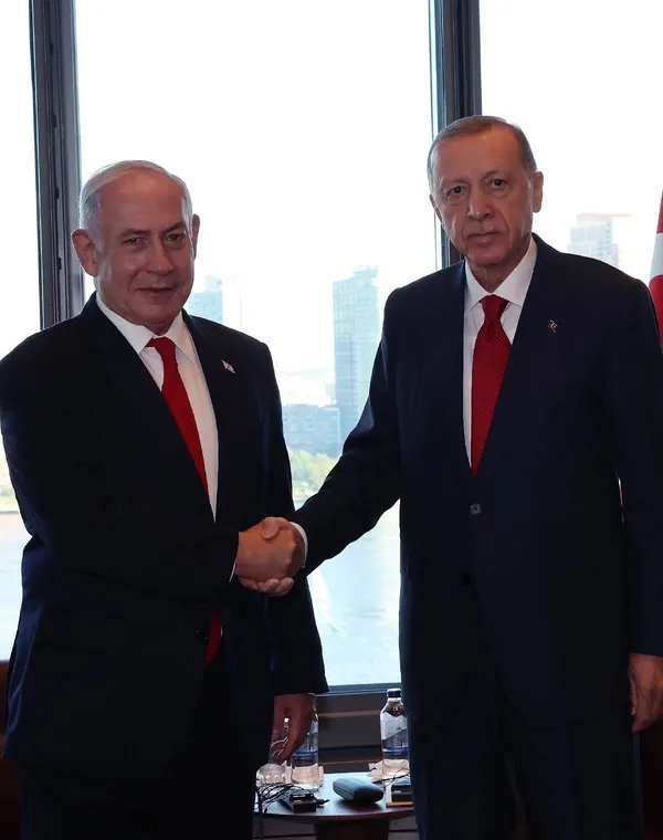 baskan-erdogandan-yogun-diplomasi-israil-basbakani-binyamin-netanyahu-ve-yunanistan-basbakani-micotakisi-kabul-1695249455841.jpeg Başkan Erdoğan'dan yoğun diplomasi! İsrail Başbakanı Binyamin Netanyahu ve Yunanistan Başbakanı Miçotakis'i kabul etti-2