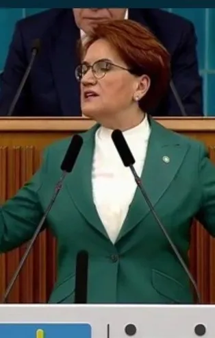 Meral Akşener'in son tiyatrosu "aç çiftçiler" sahnede! Kürsüye çıkardığı Mehmet Ramazan Karayel'in o fotoğrafları algıyı çürüttü
