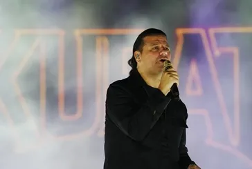 Görünce tanımakta zorlanacaksınız! Harbiye konserinde baştan aşağı yenilenen Kubat’ın 20 kilo verdiren gizli formülü!