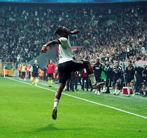 besiktas-alanyasporu-4-1-maglyup-etti-1649532628998.jpeg Dolmabahçe'de şov! Beşiktaş, Alanyaspor'u 4-1 mağlup etti-4