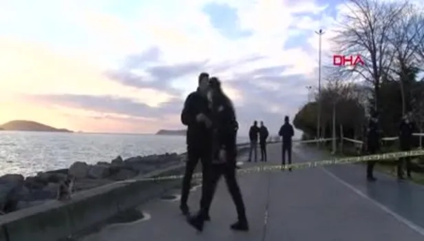 SON DAKİKA: Kartal Sahili'nde kan donduran görüntü: Kayalıklara sıkışmış halde ceset bulundu