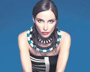 Bangır bangır para saçtı