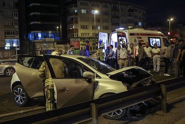 İstanbul Küçükçekmece'de feci kaza-1