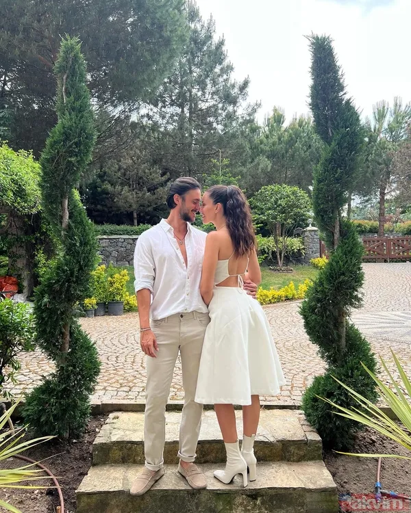 8 yıl önce evlenmişlerdi! Pelin Akil ile Anıl Altan boşanıyor mu? İlk açıklama geldi! İkiz annesi Pelin Akil kafa karıştırdı - 2