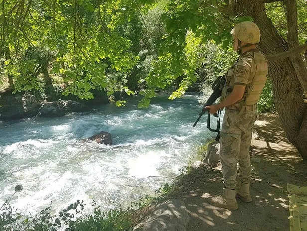 Siirt'in Pervari ilçesinde piknik yaptıkları sırada Müküs Çayı'na düşen hemşire hala bulunamadı-5