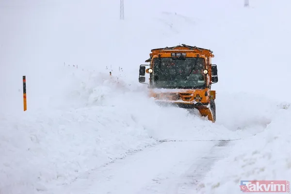 Geçtiğimiz yıl Türkiye'de 2 metre ile en yüksek kar kalığının ölçüldüğü Van-Bahçesaray yolunda amansız mücadele - 10