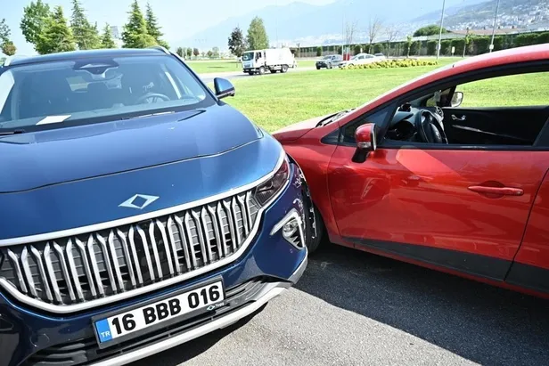 Bursa Büyükşehir Belediye Başkanı Alinur Aktaş'ın TOGG’u kaza yaptı-4