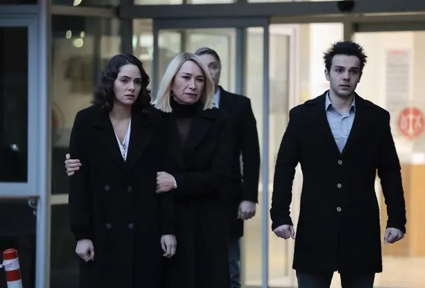 defteri-kapaniyor-gozunun-yasina-bakmayacak-baska-caresi-yok-artik-star-tvdeki-seruveni-son-bulacak-1613487589104.jpg Defteri kapanıyor gözünün yaşına bakmayacak! Başka çaresi yok Star TV'deki serüveni artık son bulacak-9