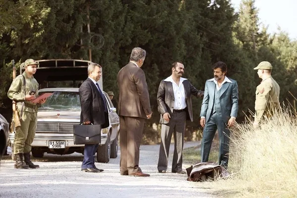 silah-sesi-yurekleri-agza-getirdi-bir-zamanlar-cukurova-116-bolum-2-fragmani-yayinlandi-ya-zuleyhaya-bir-sey-olursa-1638830501940.jpg Silah sesi yürekleri ağza getirdi! Bir Zamanlar Çukurova 116. bölüm 2. fragmanı yayınlandı: Ya Züleyha'ya bir şey olursa?-3