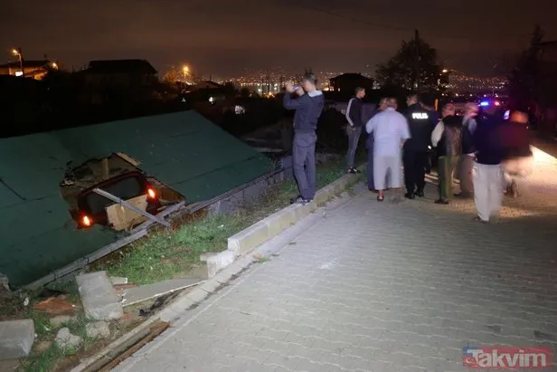 Otomobil çatıdan eve girdi mahalleli ayağa kalktı