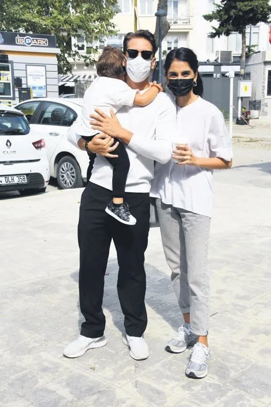 1631311096947.jpeg Hadise mavi elbisesi ile beğeni topladı! Gören dönüp bir daha baktı-13